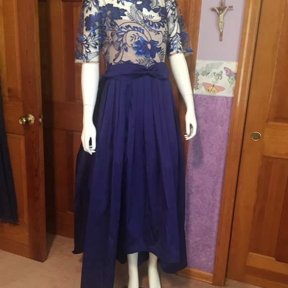 Adrianna Papell Dresses & Skirts - Adrienne Papell high low evening dress check the video please
